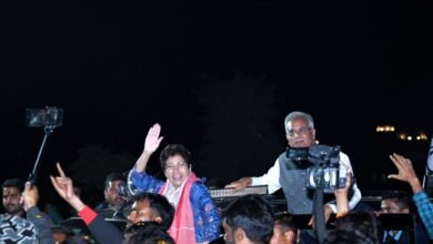 IMG 20221225 WA0115 छत्तीसगढ़ प्रभारी कुमारी शैलजा का एयरपोर्ट में भव्य स्वागत ,कार्यकर्ताओ में दिखा उत्साह