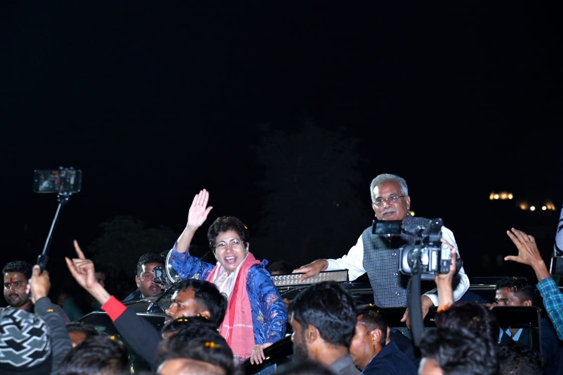 छत्तीसगढ़ प्रभारी कुमारी शैलजा का एयरपोर्ट में भव्य स्वागत ,कार्यकर्ताओ में दिखा उत्साह 1 IMG 20221225 WA0115 छत्तीसगढ़ प्रभारी कुमारी शैलजा का एयरपोर्ट में भव्य स्वागत ,कार्यकर्ताओ में दिखा उत्साह