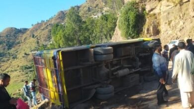 accident रजौली में हुआ बड़ा सड़क हादसा, बस पलटने से 17 से अधिक घायल, घायलों का इलाज जारी