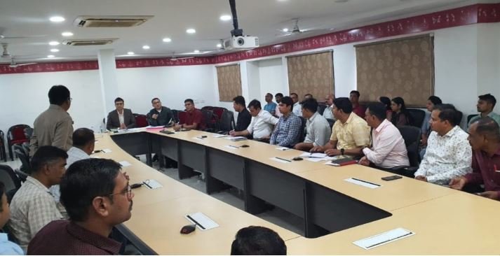 ssp Raipur News : SSP प्रशांत अग्रवाल ने पुलिस अधिकारियों की ली बैठक, इन बातों के दिए निर्देश