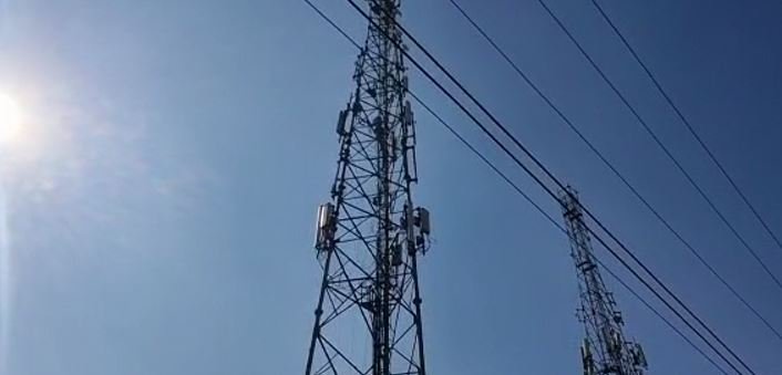 tower CG NEWS : मोबाइल कंपनियां टावर लगाकर गायब, नगर निगम नहीं लगा पा रहा दफ्तर का पता….