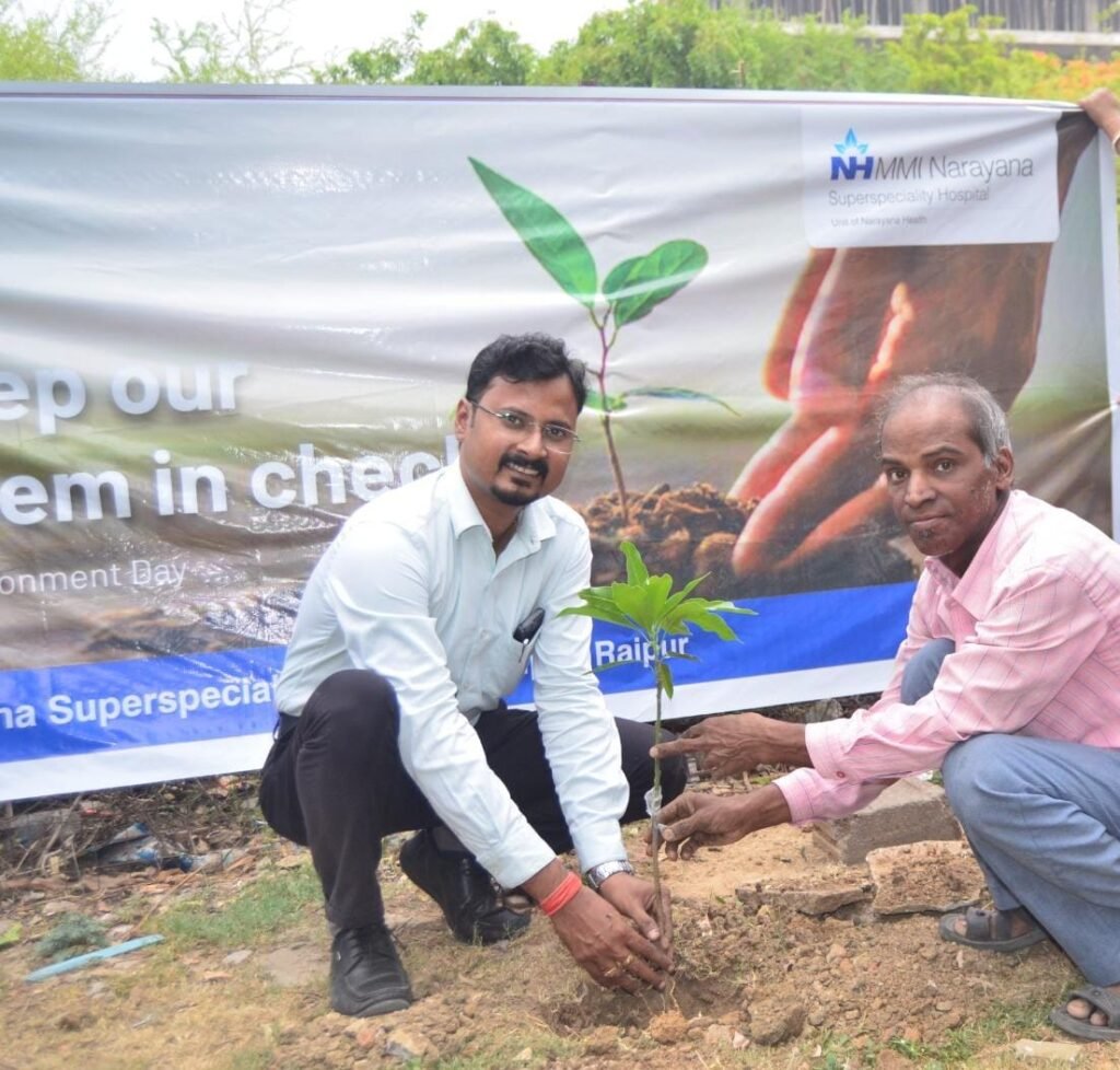 IMG 20230605 WA0315 एनएच एमएमआई नारायणा सुपर स्पेशलिटी हॉस्पिटल में कैंसर के मरीजों ने पौधे लगाकर पर्यावरण के लिए दिया संदेश
