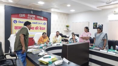 IMG 20230810 WA0022 धमतरी ब्रेकिंग-राशि वितरण में भेदभाव के आरोप,सदस्य ने डाला शरीर मे मिट्टी तेल