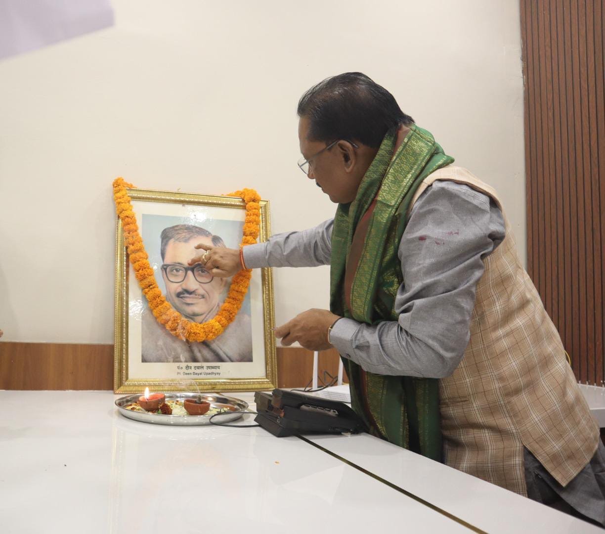 ddd4ddec bee9 43c5 951b 5cd700b9231c मुख्यमंत्री विष्णु देव साय ने एकात्म मानववाद के प्रणेता पंडित दीनदयाल उपाध्याय की पुण्यतिथि पर उन्हें किया नमन