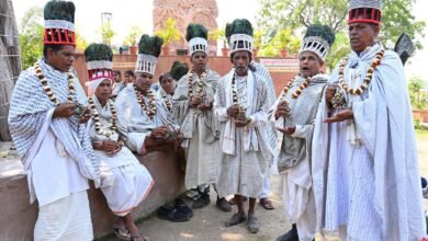 IMG 20240308 WA0308 राजिम कुंभ पहुंचा रामनामी अनुयायी दल,इनके रोम-रोम में बसते हैं प्रभु श्रीराम