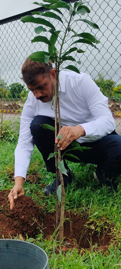 एक पेड़ माँ के नाम अभियान के तहत राज्य सूचना आयोग में किया गया वृक्षारोपण 1 IMG 20240722 WA0892 एक पेड़ माँ के नाम अभियान के तहत राज्य सूचना आयोग में किया गया वृक्षारोपण