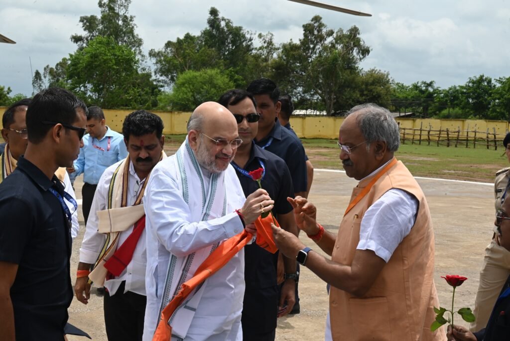 1356374e fbda 4719 b9b4 fa52b68f7ad3 ब्रेकिंग : केंद्रीय गृह मंत्री अमित शाह और मुख्यमंत्री साय पहुंचे चम्पारण, सांसद बृजमोहन अग्रवाल ने किया आत्मीय स्वागत