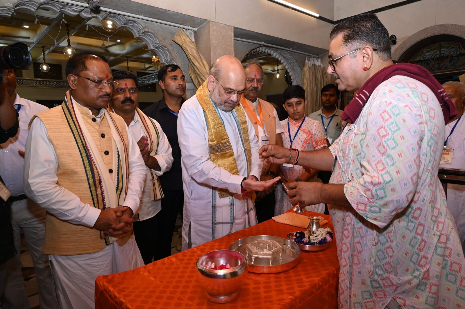 4d9ab4f1 c6b1 4dac a285 ba8b2d5203ae scaled ब्रेकिंग : केंद्रीय गृह मंत्री अमित शाह और मुख्यमंत्री साय पहुंचे चम्पारण, सांसद बृजमोहन अग्रवाल ने किया आत्मीय स्वागत