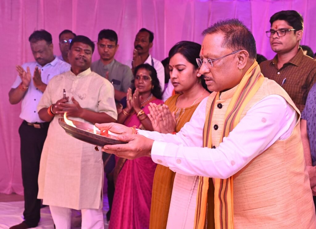 मुख्यमंत्री निवास में विध्नहर्ता की विधिवत स्थापना, सीएम ने की प्रदेश की मंगल कामना 2 73cf52c9 857c 495a 8d59 1fdb33b4e73f मुख्यमंत्री निवास में विध्नहर्ता की विधिवत स्थापना, सीएम ने की प्रदेश की मंगल कामना