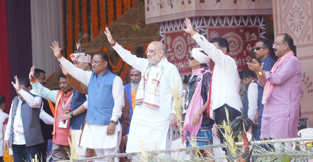 बस्तर पंडुम 2025 का ऐतिहासिक समापन समारोह सम्पन्न,केंद्रीय गृह मंत्री का ऐलान: हर नक्सल मुक्त गांव को मिलेगी 1 करोड़ रुपए 2 1003240154 बस्तर पंडुम 2025 का ऐतिहासिक समापन समारोह सम्पन्न,केंद्रीय गृह मंत्री का ऐलान: हर नक्सल मुक्त गांव को मिलेगी 1 करोड़ रुपए