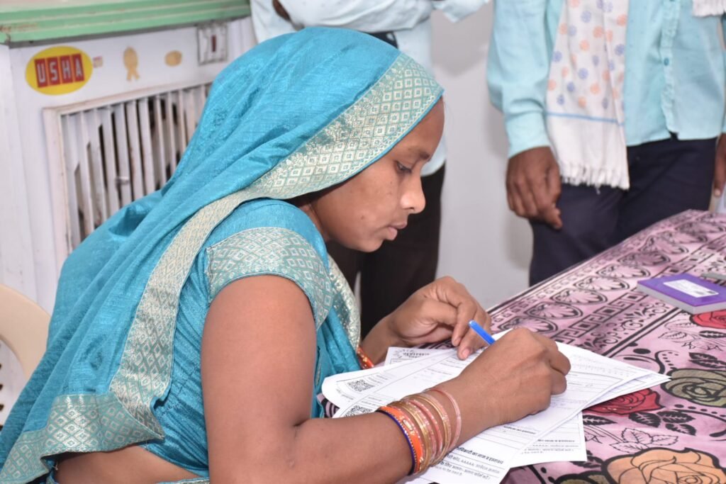 1003298773 प्रदेश-व्यापी सुशासन तिहार: तीन दिन में मिले तीन लाख से अधिक आवेदन, गांव-गांव, शहर-शहर में लगी समाधान पेटियां