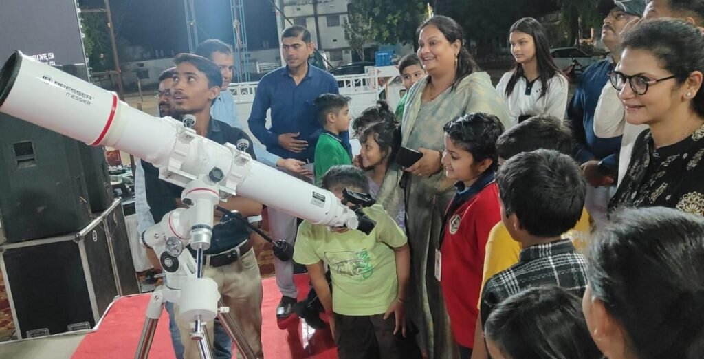 कोरिया में मेगा स्काई वॉचिंग कार्यक्रम का सफल आयोजन,विज्ञान की ओर एक नई उड़ान 3 1003683854 कोरिया में मेगा स्काई वॉचिंग कार्यक्रम का सफल आयोजन,विज्ञान की ओर एक नई उड़ान