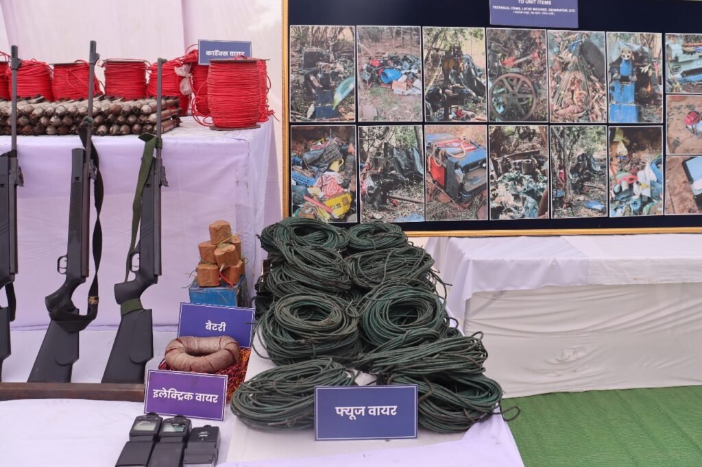 करेगुट्टालू पहाड़ियों में सुरक्षा बलो को मिली बड़ी कामयाबी,31 माओवादी ढेर, 216 ठिकाने ध्वस्त 3 1003720370 करेगुट्टालू पहाड़ियों में सुरक्षा बलो को मिली बड़ी कामयाबी,31 माओवादी ढेर, 216 ठिकाने ध्वस्त