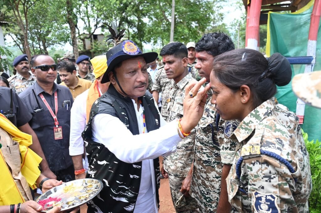 1003818030 जवानों के बुलंद हौसलों से मिटेगा नक्सलवाद का कलंक: मुख्यमंत्री विष्णु देव साय