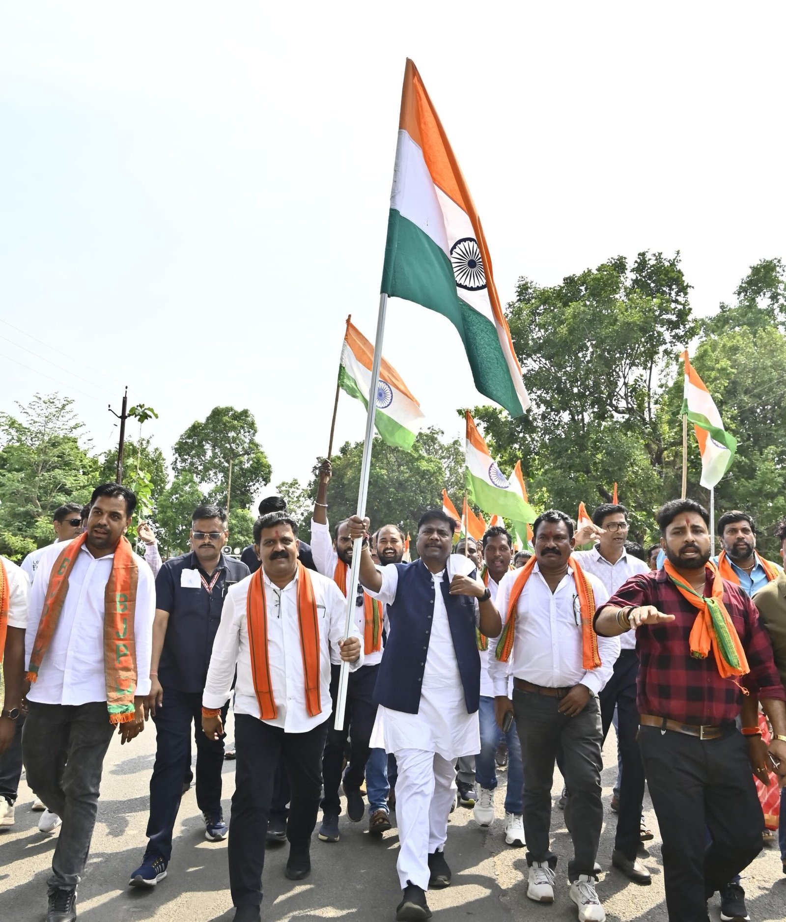 चिंगावरम, सुकमा में उपमुख्यमंत्री विजय शर्मा एवं मंत्री केदार कश्यप का दौरा 1 8c60aebb f9c5 4796 89e6 efdda6488912 scaled चिंगावरम, सुकमा में उपमुख्यमंत्री विजय शर्मा एवं मंत्री केदार कश्यप का दौरा