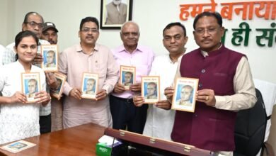 IMG 20250530 WA0423 मुख्यमंत्री ने 'सावरकर सौरभ' स्मारिका का किया विमोचन