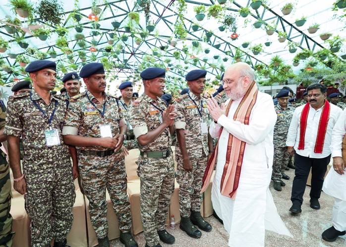 केंद्रीय गृह एवं सहकारिता मंत्री अमित शाह ने आज छत्तीसगढ़ के नवा रायपुर में सुरक्षा बलों के जवानों के साथ संवाद किया 1 1d55431b 7e2b 4479 9ee4 a08af972119c केंद्रीय गृह एवं सहकारिता मंत्री अमित शाह ने आज छत्तीसगढ़ के नवा रायपुर में सुरक्षा बलों के जवानों के साथ संवाद किया