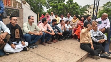 IMG 20250618 WA0649 स्वास्थ विभाग द्वारा पत्रकारों के लिए जारी दिशा निर्देश का मीडिया समूह ने किया विरोध , फाड़ा आदेश