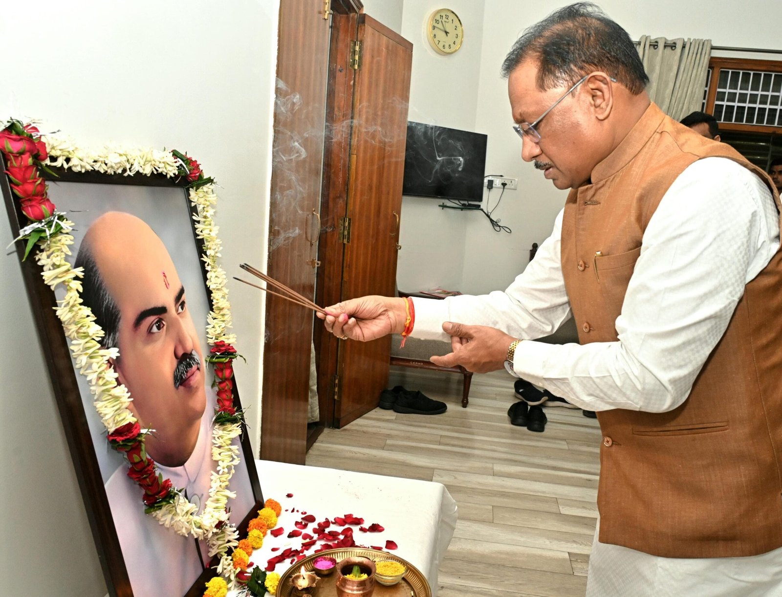मुख्यमंत्री विष्णु देव साय ने डॉ. श्यामा प्रसाद मुखर्जी की पुण्यतिथि पर श्रद्धांजलि अर्पित की 1 IMG 20250623 WA0269 scaled मुख्यमंत्री विष्णु देव साय ने डॉ. श्यामा प्रसाद मुखर्जी की पुण्यतिथि पर श्रद्धांजलि अर्पित की