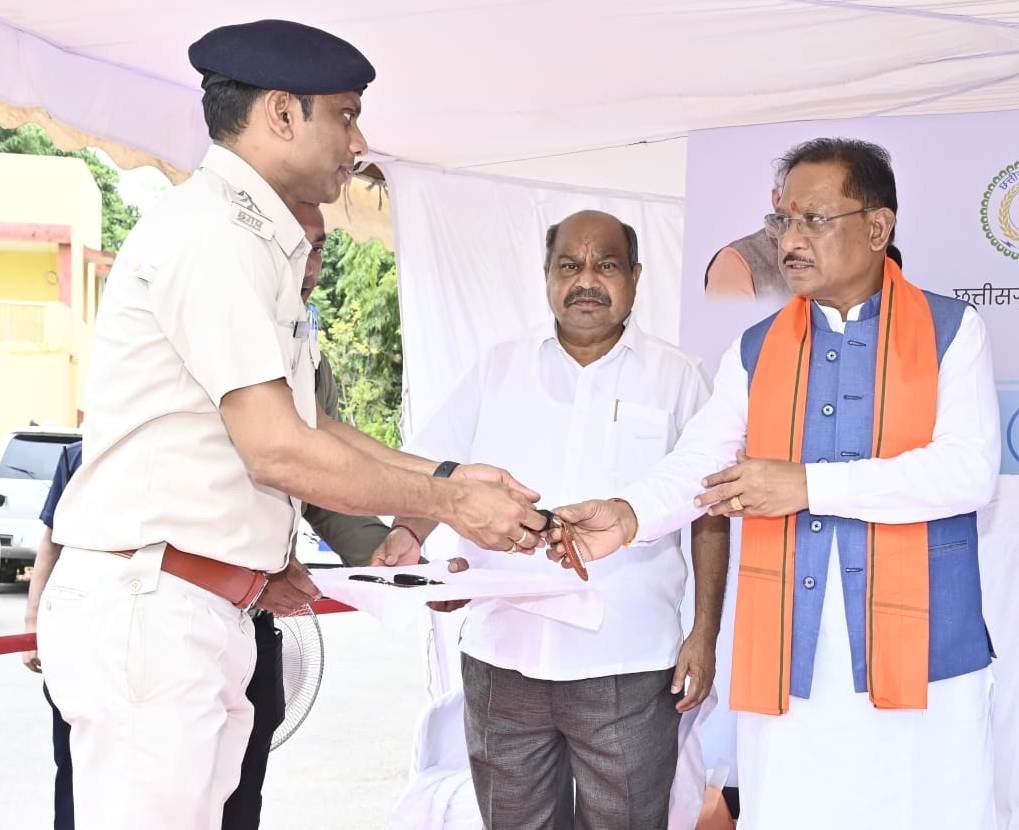 मुख्यमंत्री ने परिवहन सुरक्षा बेड़े में शामिल 48 वाहनों को झंडी दिखाकर किया रवाना 1 b4307e10 6a63 4ebb 85f2 77ac372bbaf6 मुख्यमंत्री ने परिवहन सुरक्षा बेड़े में शामिल 48 वाहनों को झंडी दिखाकर किया रवाना