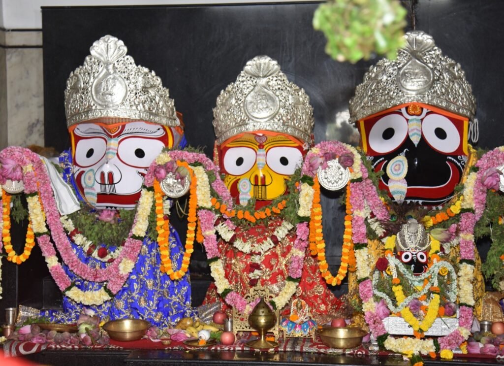 रथयात्रा महोत्सव में शामिल हुए राज्यपाल रमेन डेका 3 b529de4c 90e0 437c b1ee 61772b81ff41 रथयात्रा महोत्सव में शामिल हुए राज्यपाल रमेन डेका