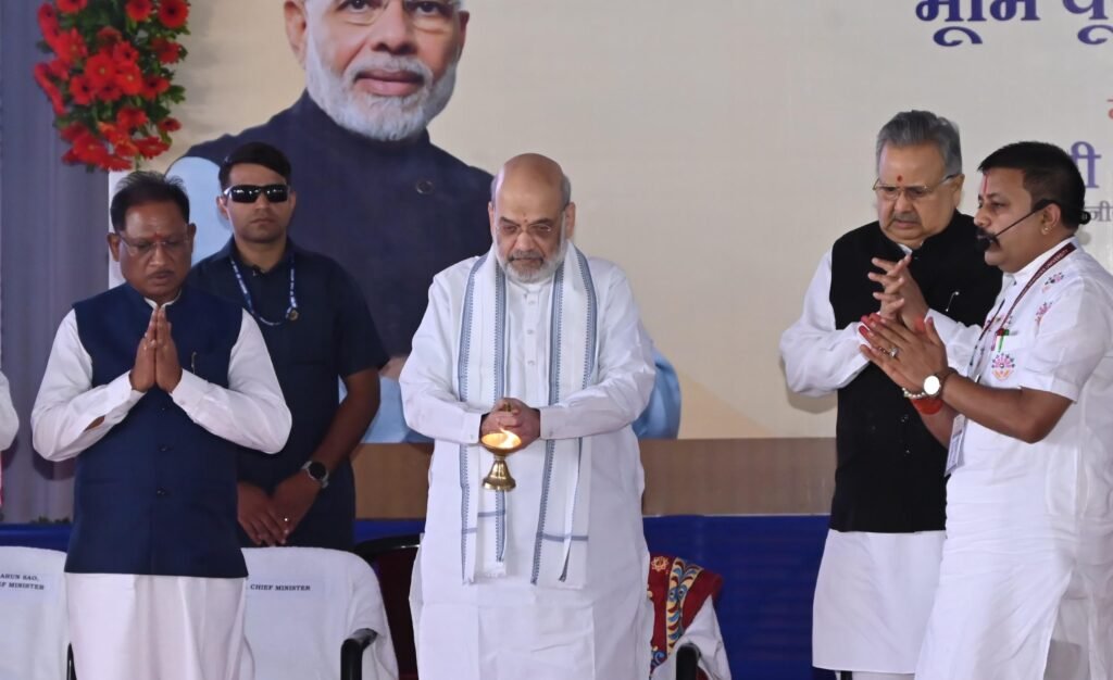 नवा रायपुर में न्यायालयिक विज्ञान संस्थानों की नींव रखी गई, गृह मंत्री अमित शाह ने किया भूमिपूजन 3 c955a536 8d6e 4477 8701 8e85c80acd52 नवा रायपुर में न्यायालयिक विज्ञान संस्थानों की नींव रखी गई, गृह मंत्री अमित शाह ने किया भूमिपूजन