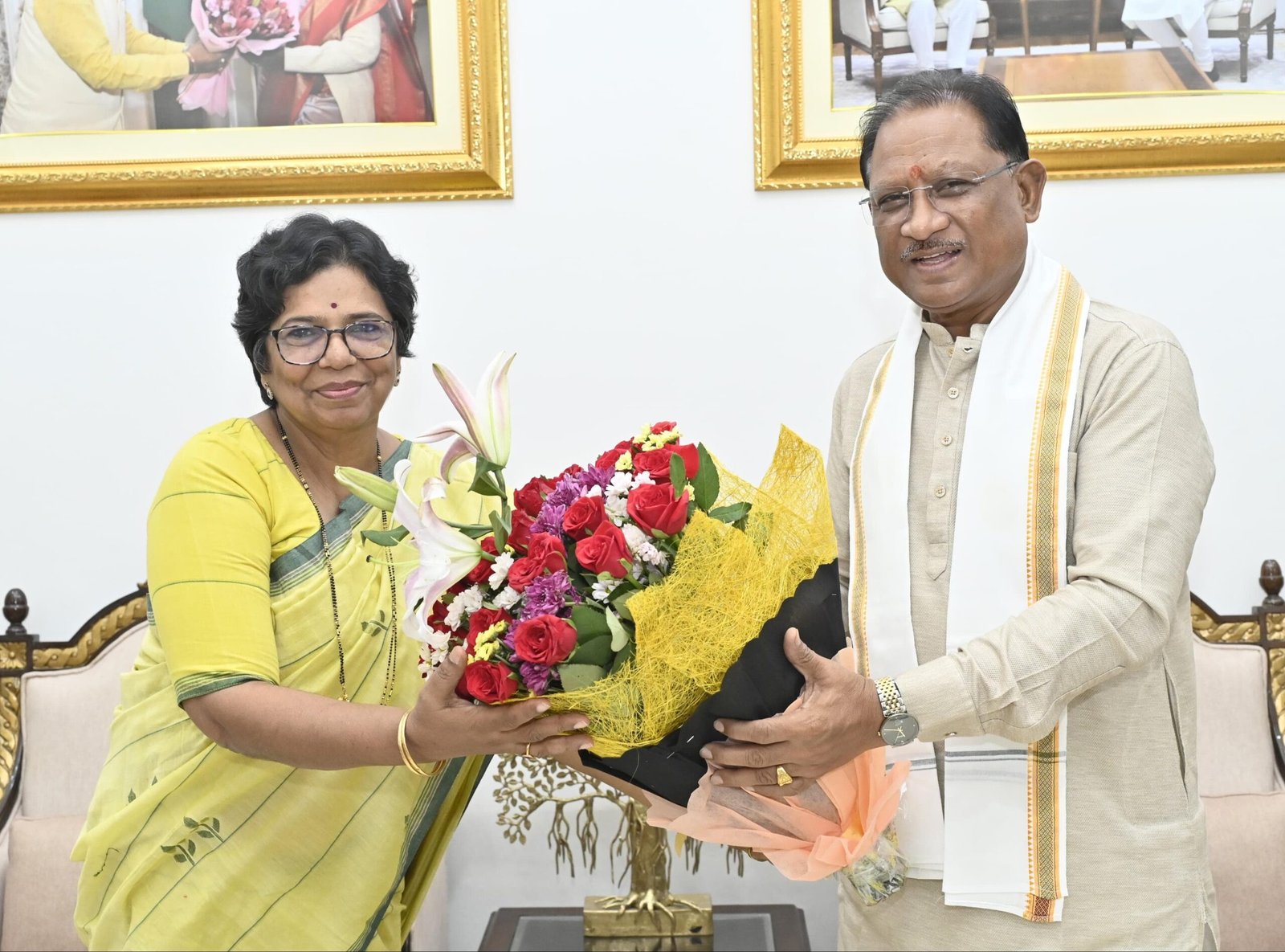 मुख्यमंत्री विष्णु देव साय से राष्ट्रीय महिला आयोग की अध्यक्ष ने की सौजन्य मुलाकात 1 dfb91d9a 9d36 431a 9e13 5c44f711839d scaled मुख्यमंत्री विष्णु देव साय से राष्ट्रीय महिला आयोग की अध्यक्ष ने की सौजन्य मुलाकात