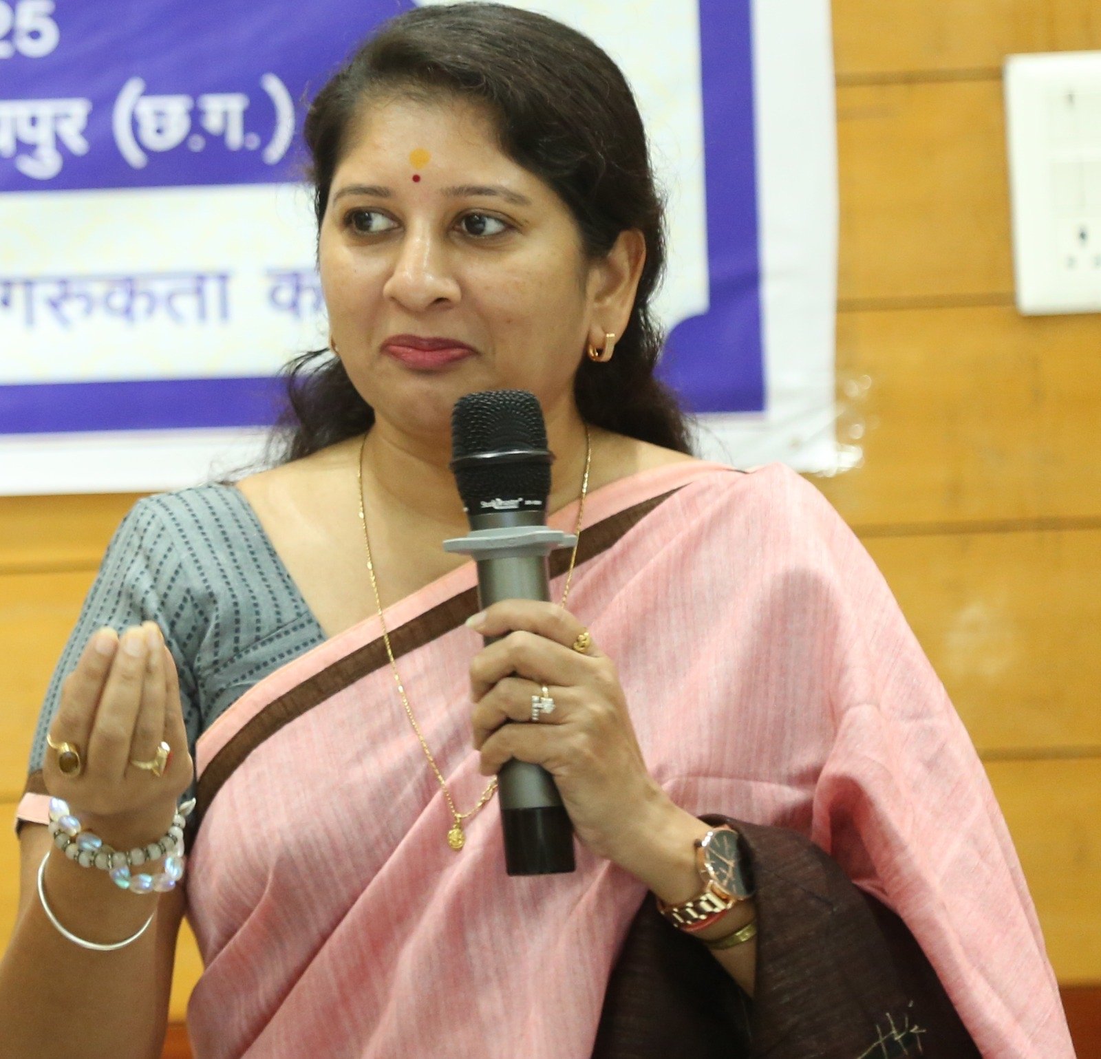 बाल अधिकार संरक्षण आयोग की अध्यक्ष डॉ. वर्णिका शर्मा की पहल और लगातार अनुश्रवण पर ग्राम रिसेवाड़ा के पारधी जनजाति के केवल बच्चों ही नहीं बल्कि उनके परिवारों को मिला उनका कानूनी हक । 1 0d7babbc 04d7 4abc 8f6f 78471a5a6398 बाल अधिकार संरक्षण आयोग की अध्यक्ष डॉ. वर्णिका शर्मा की पहल और लगातार अनुश्रवण पर ग्राम रिसेवाड़ा के पारधी जनजाति के केवल बच्चों ही नहीं बल्कि उनके परिवारों को मिला उनका कानूनी हक ।