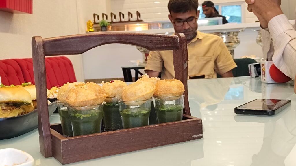 रायपुरियंस को मिलेगा देश विदेश के चाट का स्वाद, "चाट लाऊंज" ने खोला आउटलेट 4 1004928614 रायपुरियंस को मिलेगा देश विदेश के चाट का स्वाद, "चाट लाऊंज" ने खोला आउटलेट