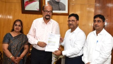 19f05788 47c1 422a b31f c8ba6e62324c राज्यपाल डेका ने रविशंकर विश्वविद्यालय को नैक ए प्लस ग्रेड मिलने पर शुभकामनाएं दी