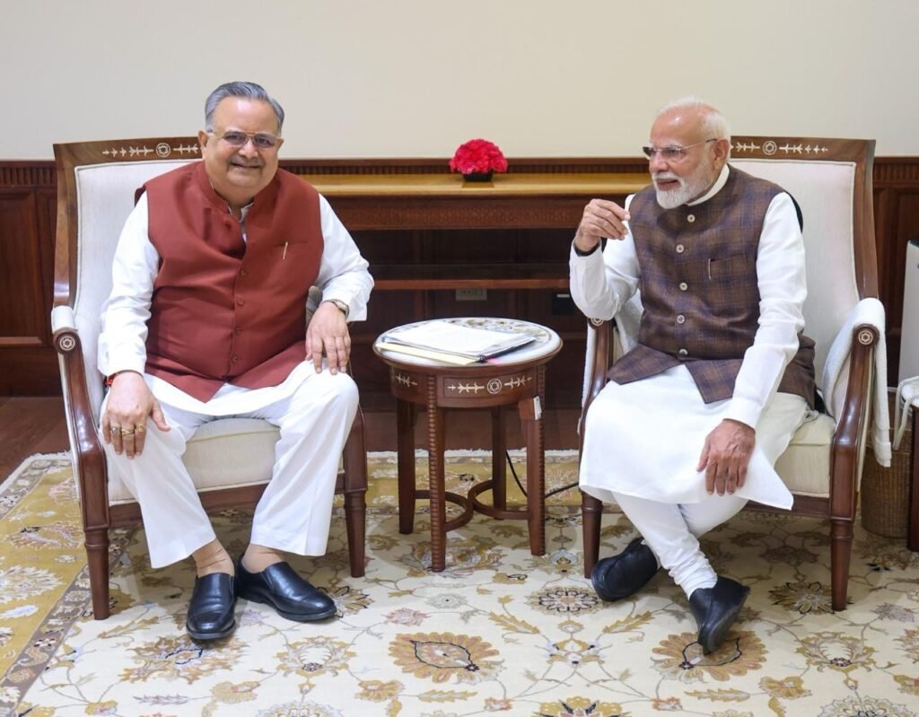 छत्तीसगढ़ विधानसभा अध्यक्ष डॉ. रमन सिंह ने प्रधानमंत्री नरेंद्र मोदी को नवीन विधानसभा भवन लोकार्पण के लिए किया आमंत्रित 3 5e44c5f6 44b7 4e7b b544 170c821fe494 छत्तीसगढ़ विधानसभा अध्यक्ष डॉ. रमन सिंह ने प्रधानमंत्री नरेंद्र मोदी को नवीन विधानसभा भवन लोकार्पण के लिए किया आमंत्रित