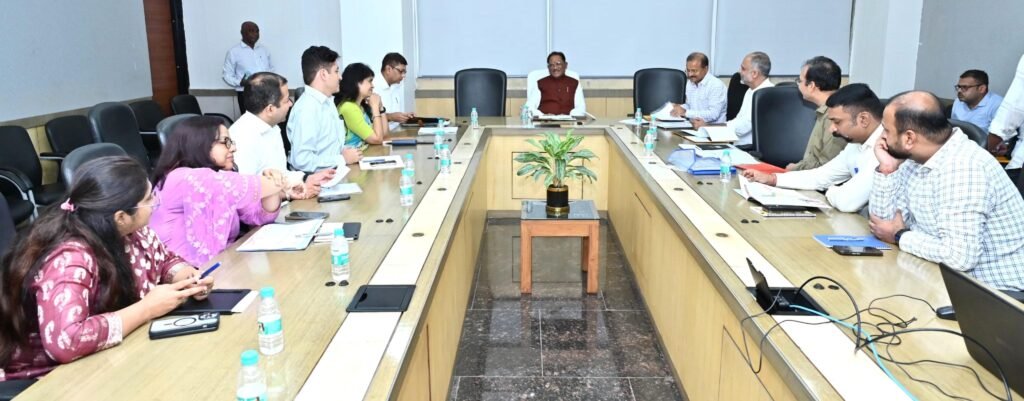 नहीं चलेगी 'पेशी पर पेशी': मुख्यमंत्री विष्णुदेव साय ने कलेक्टर्स और संभाग आयुक्तों को दिए स्पष्ट निर्देश 3 74280ca3 63ee 4395 a74a 16ba5ab04a63 नहीं चलेगी 'पेशी पर पेशी': मुख्यमंत्री विष्णुदेव साय ने कलेक्टर्स और संभाग आयुक्तों को दिए स्पष्ट निर्देश