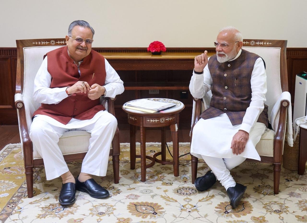 छत्तीसगढ़ विधानसभा अध्यक्ष डॉ. रमन सिंह ने प्रधानमंत्री नरेंद्र मोदी को नवीन विधानसभा भवन लोकार्पण के लिए किया आमंत्रित 1 818f7b20 8c9e 4ff2 aaf2 5f2d25de6c28 छत्तीसगढ़ विधानसभा अध्यक्ष डॉ. रमन सिंह ने प्रधानमंत्री नरेंद्र मोदी को नवीन विधानसभा भवन लोकार्पण के लिए किया आमंत्रित