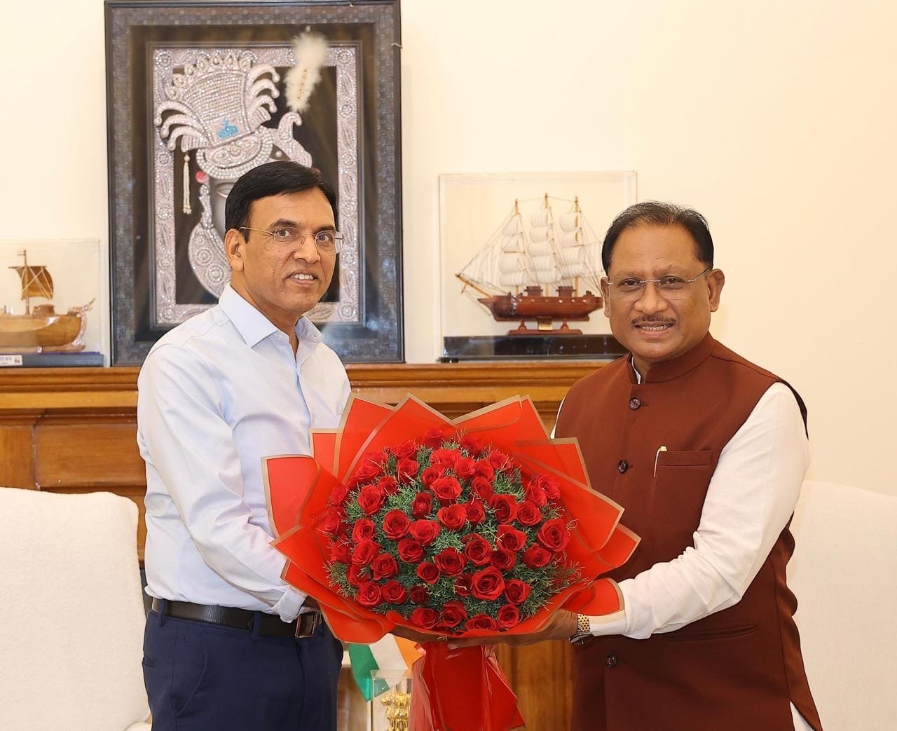 बस्तर ओलंपिक को मिला ‘खेलो इंडिया ट्राइबल गेम्स’ का दर्जा, रायपुर-बिलासपुर में खुलेंगे मेडिकल-नर्सिंग कॉलेज – मुख्यमंत्री साय की केंद्रीय मंत्री मांडविया से मुलाकात 1 8287e99b a06d 4a43 b941 cee073dec719 बस्तर ओलंपिक को मिला ‘खेलो इंडिया ट्राइबल गेम्स’ का दर्जा, रायपुर-बिलासपुर में खुलेंगे मेडिकल-नर्सिंग कॉलेज – मुख्यमंत्री साय की केंद्रीय मंत्री मांडविया से मुलाकात