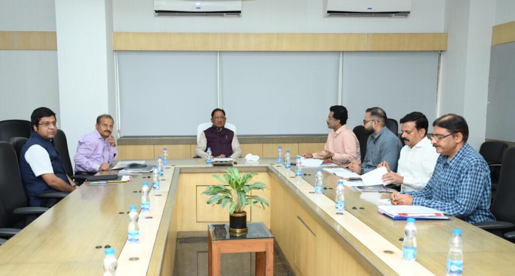जनभागीदारी से करें आदिवासी बाहुल्य ग्रामों का समग्र विकास: मुख्यमंत्री ने आदि कर्मयोगी अभियान की समीक्षा बैठक में दिए निर्देश 2 95edb4d6 b583 4d1b b41b 054f8554777b जनभागीदारी से करें आदिवासी बाहुल्य ग्रामों का समग्र विकास: मुख्यमंत्री ने आदि कर्मयोगी अभियान की समीक्षा बैठक में दिए निर्देश