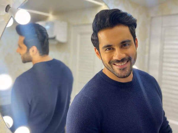 Bigg Boss 19 की धमाकेदार शुरुआत, जानिए कौन हैं इस बार के प्रतिभागी 8 IMG 6875 Bigg Boss 19 की धमाकेदार शुरुआत, जानिए कौन हैं इस बार के प्रतिभागी