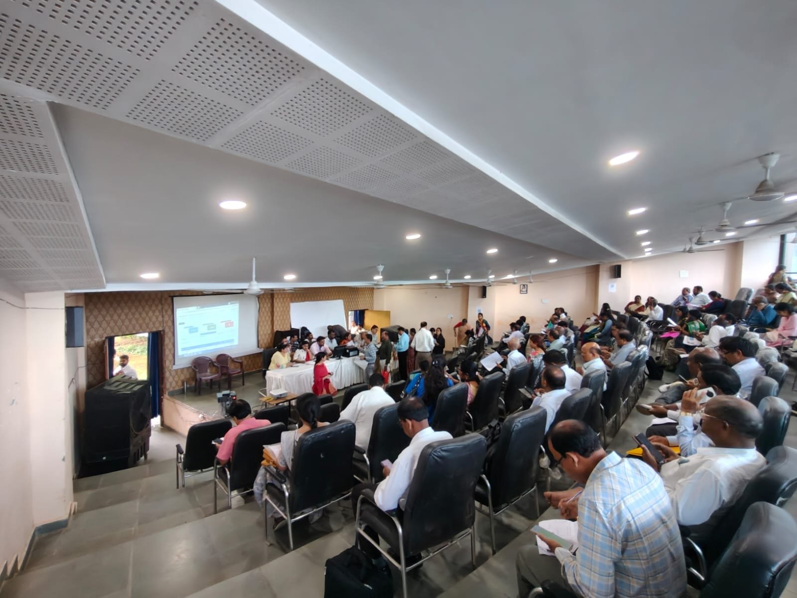 मुख्यमंत्री विष्णुदेव साय के नेतृत्व में शिक्षा विभाग की पारदर्शी पहल: पदोन्नत प्राचार्यों की ऑनलाइन काउंसिलिंग प्रारम्भ 1 cb137dc2 7180 48f1 9fc5 967514a9a3d2 मुख्यमंत्री विष्णुदेव साय के नेतृत्व में शिक्षा विभाग की पारदर्शी पहल: पदोन्नत प्राचार्यों की ऑनलाइन काउंसिलिंग प्रारम्भ