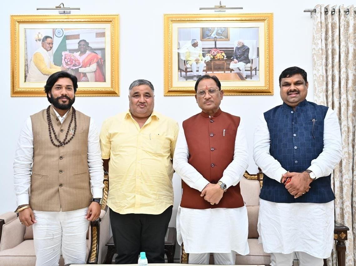 मुख्यमंत्री साय ने गजेंद्र यादव, गुरु खुशवंत साहेब एवं राजेश अग्रवाल को दी शुभकामनाएँ 1 d388d6c1 0f78 437b ab05 5ab9a5ce0dcf मुख्यमंत्री साय ने गजेंद्र यादव, गुरु खुशवंत साहेब एवं राजेश अग्रवाल को दी शुभकामनाएँ