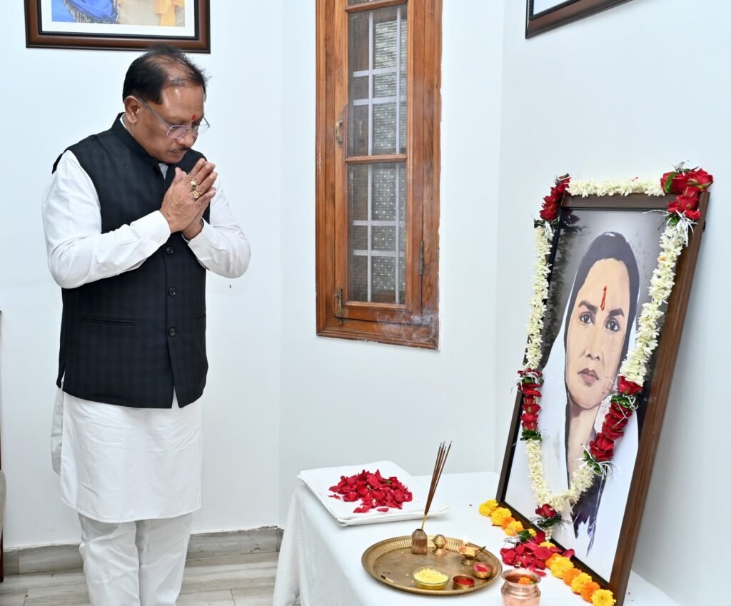 मुख्यमंत्री साय ने छत्तीसगढ़ की पहली महिला सांसद मिनीमाता की पुण्यतिथि पर उनके अविस्मरणीय योगदान को किया नमन 2 d9ad2424 c13b 4ba3 ae60 a8f38e1f79d5 मुख्यमंत्री साय ने छत्तीसगढ़ की पहली महिला सांसद मिनीमाता की पुण्यतिथि पर उनके अविस्मरणीय योगदान को किया नमन