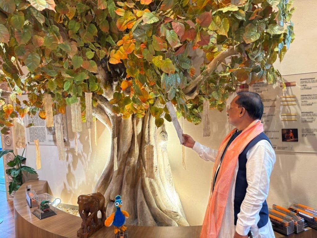 मुख्यमंत्री विष्णु देव साय पहुँचे छत्तीसगढ़ पैवेलियन: वर्ल्ड एक्सपो 2025 में दिखी प्रदेश की संस्कृति और समृद्धि की अद्भुत झलक 4 ddb6c309 af8b 45e2 ad83 900b1bdc86c2 मुख्यमंत्री विष्णु देव साय पहुँचे छत्तीसगढ़ पैवेलियन: वर्ल्ड एक्सपो 2025 में दिखी प्रदेश की संस्कृति और समृद्धि की अद्भुत झलक