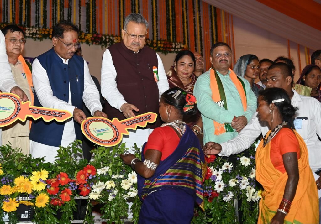 मुख्यमंत्री विष्णुदेव साय का संकल्प – विकास का अधूरा सपना अब होगा पूरा, खैरागढ़-छुईखदान-गंडई जिले में अधोसंरचना विकास को मिलेगी नई रफ्तार 4 e00e48e8 4ff2 4789 ad4b 1fb562383dd7 मुख्यमंत्री विष्णुदेव साय का संकल्प – विकास का अधूरा सपना अब होगा पूरा, खैरागढ़-छुईखदान-गंडई जिले में अधोसंरचना विकास को मिलेगी नई रफ्तार