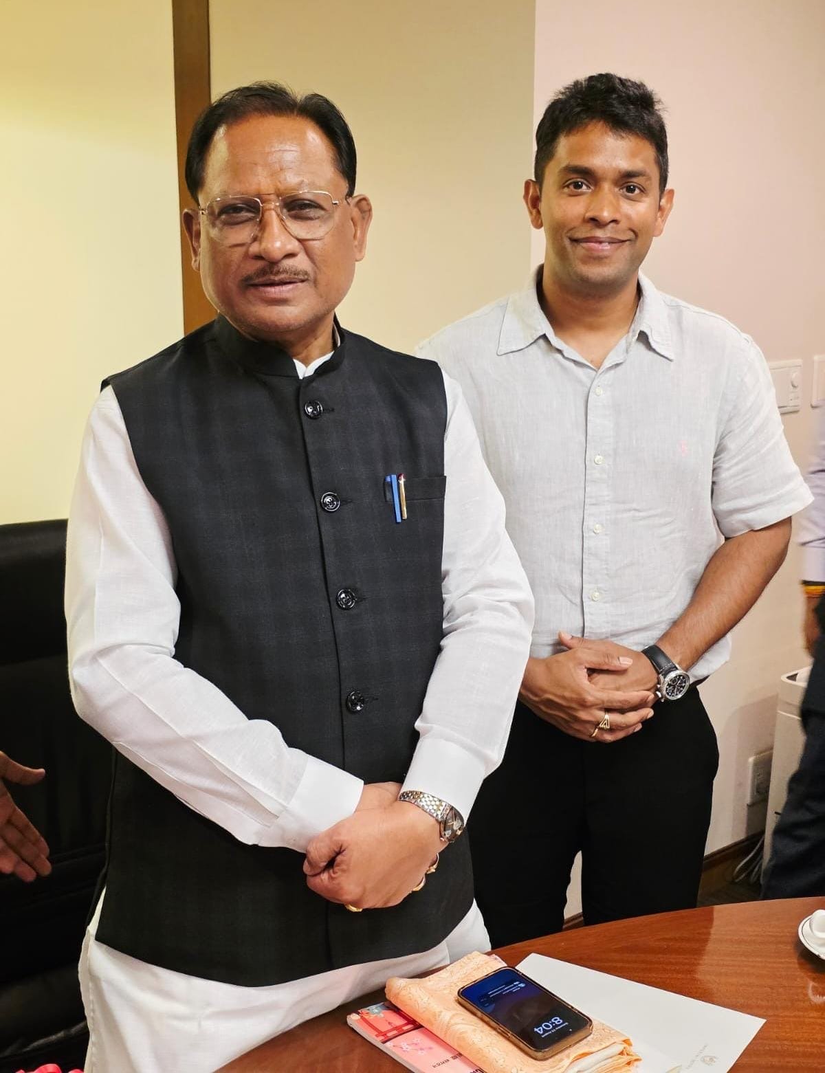 बस्तर के होनहार अविनाश तिवारी से टोक्यो में मिले मुख्यमंत्री विष्णुदेव साय : छत्तीसगढ़ में उद्योग स्थापना को लेकर हुई सकारात्मक चर्चा 1 fbbb27f1 750b 442b 96dc c95b8dcdfb1a बस्तर के होनहार अविनाश तिवारी से टोक्यो में मिले मुख्यमंत्री विष्णुदेव साय : छत्तीसगढ़ में उद्योग स्थापना को लेकर हुई सकारात्मक चर्चा
