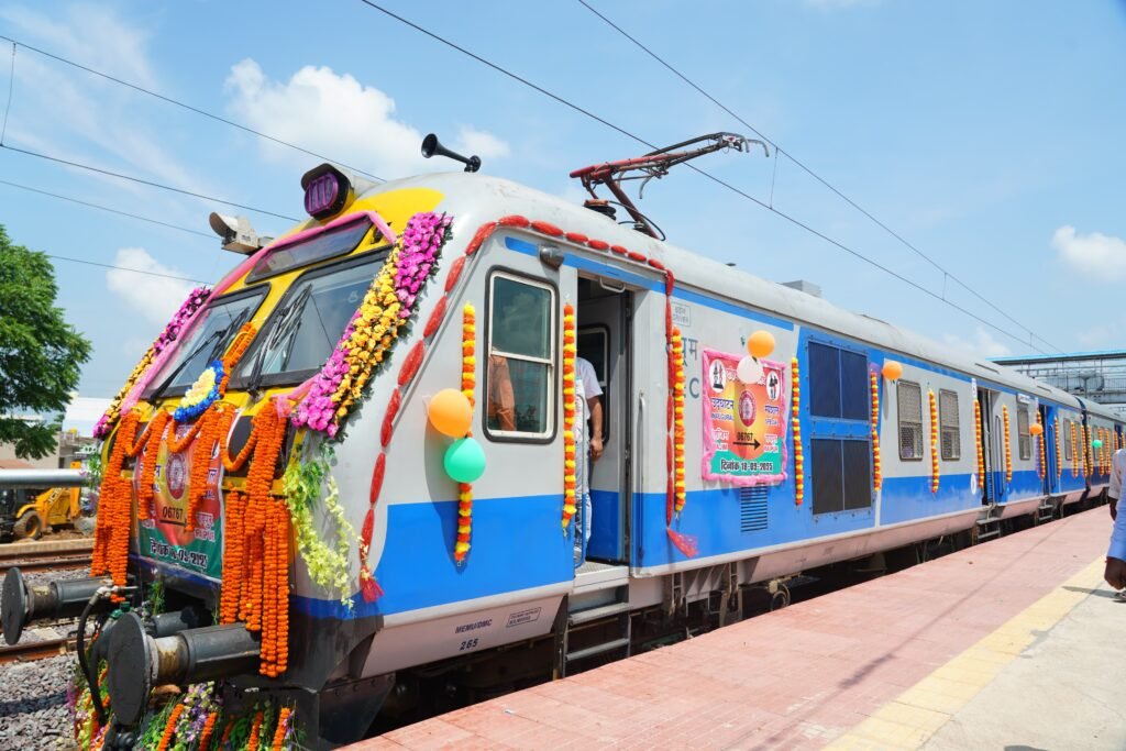 रेलवे इंफ्रास्ट्रक्चर में तेजी से हो रहा निवेश आने वाली पीढ़ियों के लिए नया भविष्य गढ़ेगा : मुख्यमंत्री साय 2 1005294429 रेलवे इंफ्रास्ट्रक्चर में तेजी से हो रहा निवेश आने वाली पीढ़ियों के लिए नया भविष्य गढ़ेगा : मुख्यमंत्री साय