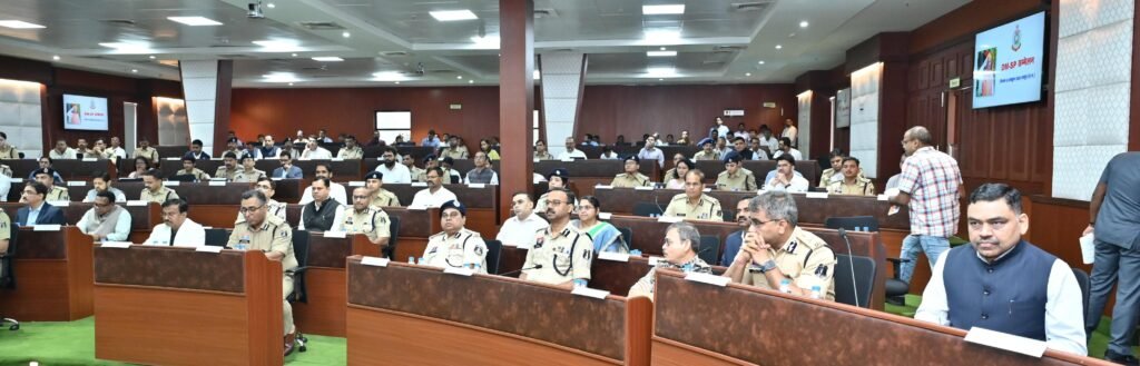 1005644693 Breking: कलेक्टर-एसपी कॉन्फ्रेंस का दूसरा दिन, मुख्यमंत्री कानून व्यवस्था की कर रहे हैं समीक्षा