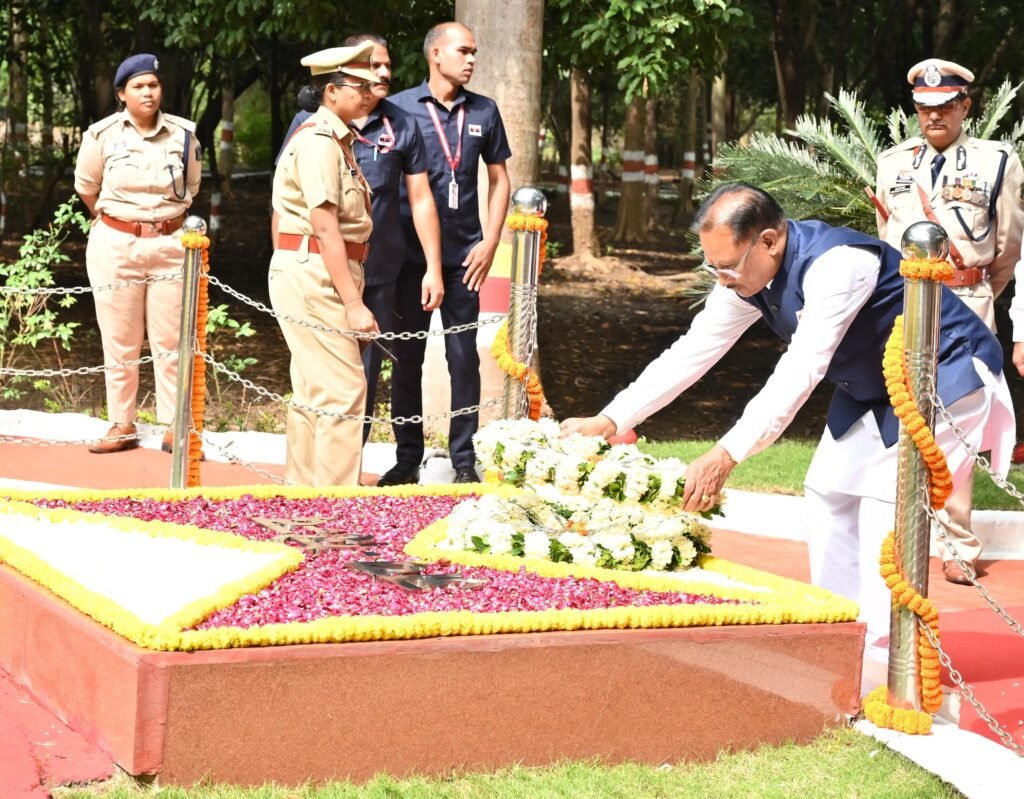 1005722520 शहीद जवानों का बलिदान हमें कर्तव्य, अनुशासन और समर्पण की सतत प्रेरणा देता रहेगा – राज्यपाल रमेन डेका