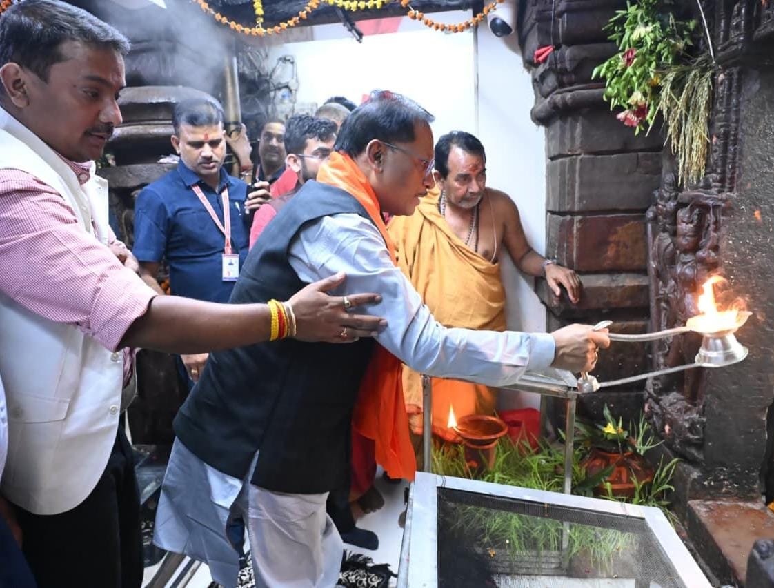 मुख्यमंत्री विष्णु देव साय ने रतनपुर महामाया मंदिर में नवरात्रि पर की पूजा अर्चना 1 IMG 20250930 WA1327 मुख्यमंत्री विष्णु देव साय ने रतनपुर महामाया मंदिर में नवरात्रि पर की पूजा अर्चना