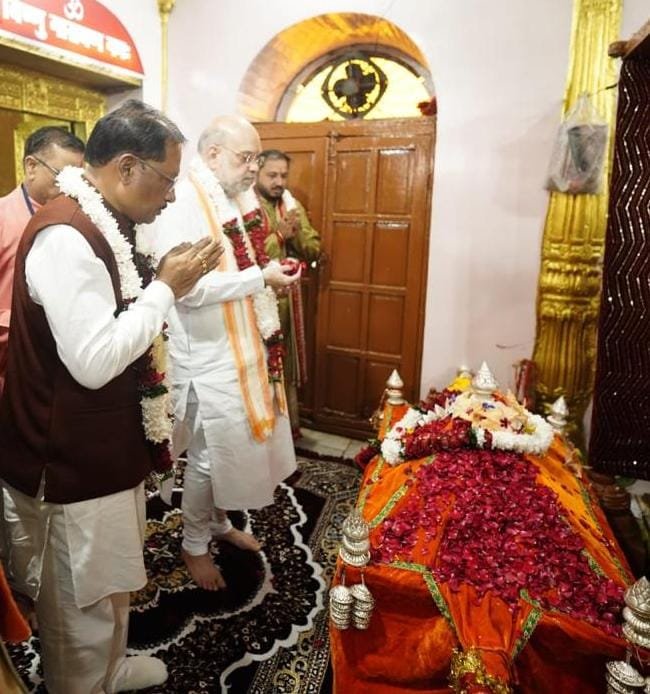 केंद्रीय गृह मंत्री अमित शाह और मुख्यमंत्री विष्णुदेव साय ने मां दंतेश्वरी की पूजा-अर्चना कर देश-प्रदेश की सुख-शांति, समृद्धि और खुशहाली का मांगा आशीर्वाद 1 IMG 20251004 WA0687 केंद्रीय गृह मंत्री अमित शाह और मुख्यमंत्री विष्णुदेव साय ने मां दंतेश्वरी की पूजा-अर्चना कर देश-प्रदेश की सुख-शांति, समृद्धि और खुशहाली का मांगा आशीर्वाद