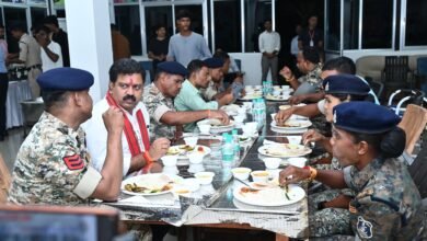 IMG 20251013 WA0490 उपमुख्यमंत्री ने नक्सल मोर्चे पर वीरता दिखाने वाले जवानों के साथ किया रात्रि भोज