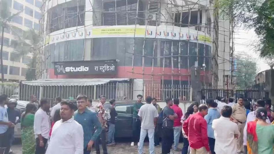 मुंबई के एक स्टूडियो में 20 बच्चों को बनाया बंधक ,आरोपी का वीडियो आया सामने ,देखिए 1 IMG 20251030 WA0440 मुंबई के एक स्टूडियो में 20 बच्चों को बनाया बंधक ,आरोपी का वीडियो आया सामने ,देखिए