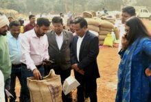 IMG 20251126 WA0814 मोहला-मानपुर-अंबागढ़ चौकी जिले के प्रभारी सचिव पीएस एल्मा ने धान उपार्जन केंद्रों का किया निरीक्षण